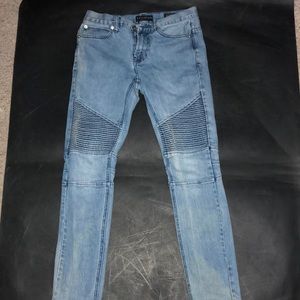 Light blue skinny jeans (28)